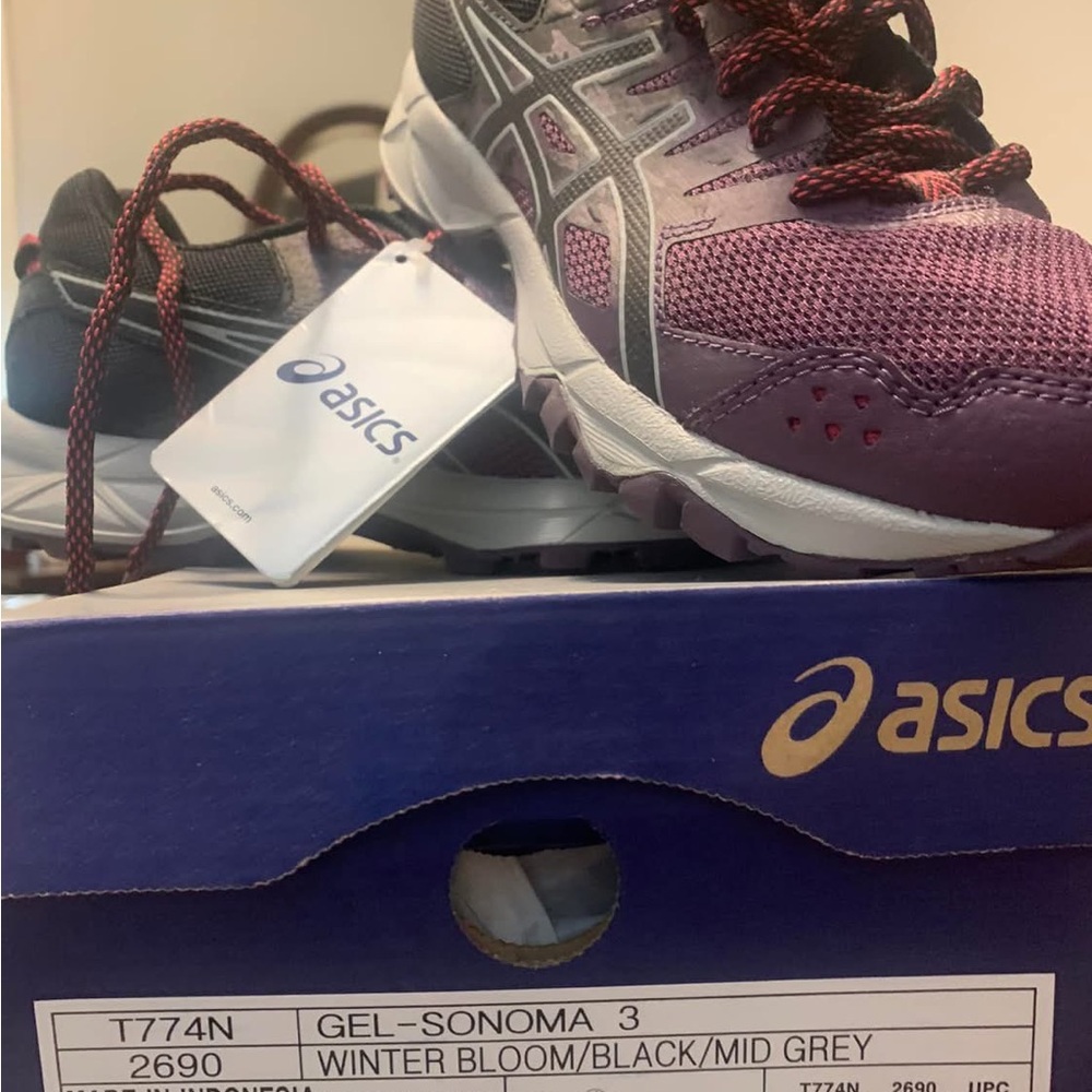 NWT Asics Gel Sonoma 3 Women’s Running Shoes Size 6 $45